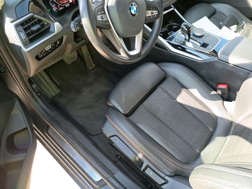  Bmw  Serie 3 BMW  / 2018 / 4P / sedán 320d Auto. #17