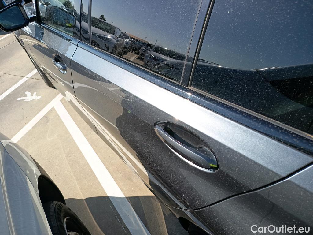  Bmw  Serie 3 BMW  / 2018 / 4P / sedán 320d Auto. #19