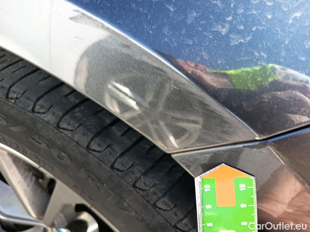  Bmw  Serie 3 BMW  / 2018 / 4P / sedán 320d Auto. #22