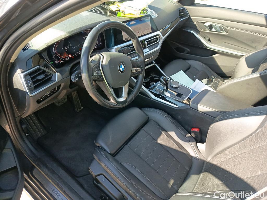  Bmw  Serie 3 BMW  / 2018 / 4P / sedán 320d Auto. #16