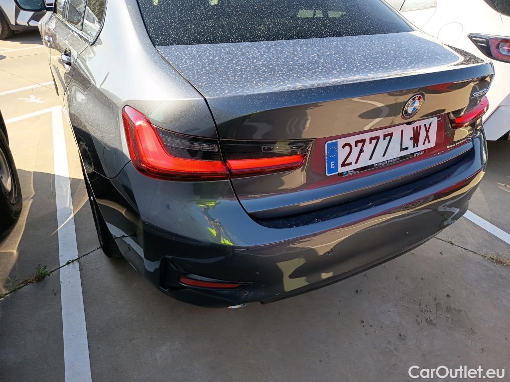  Bmw  Serie 3 BMW  / 2018 / 4P / sedán 320d Auto. #8