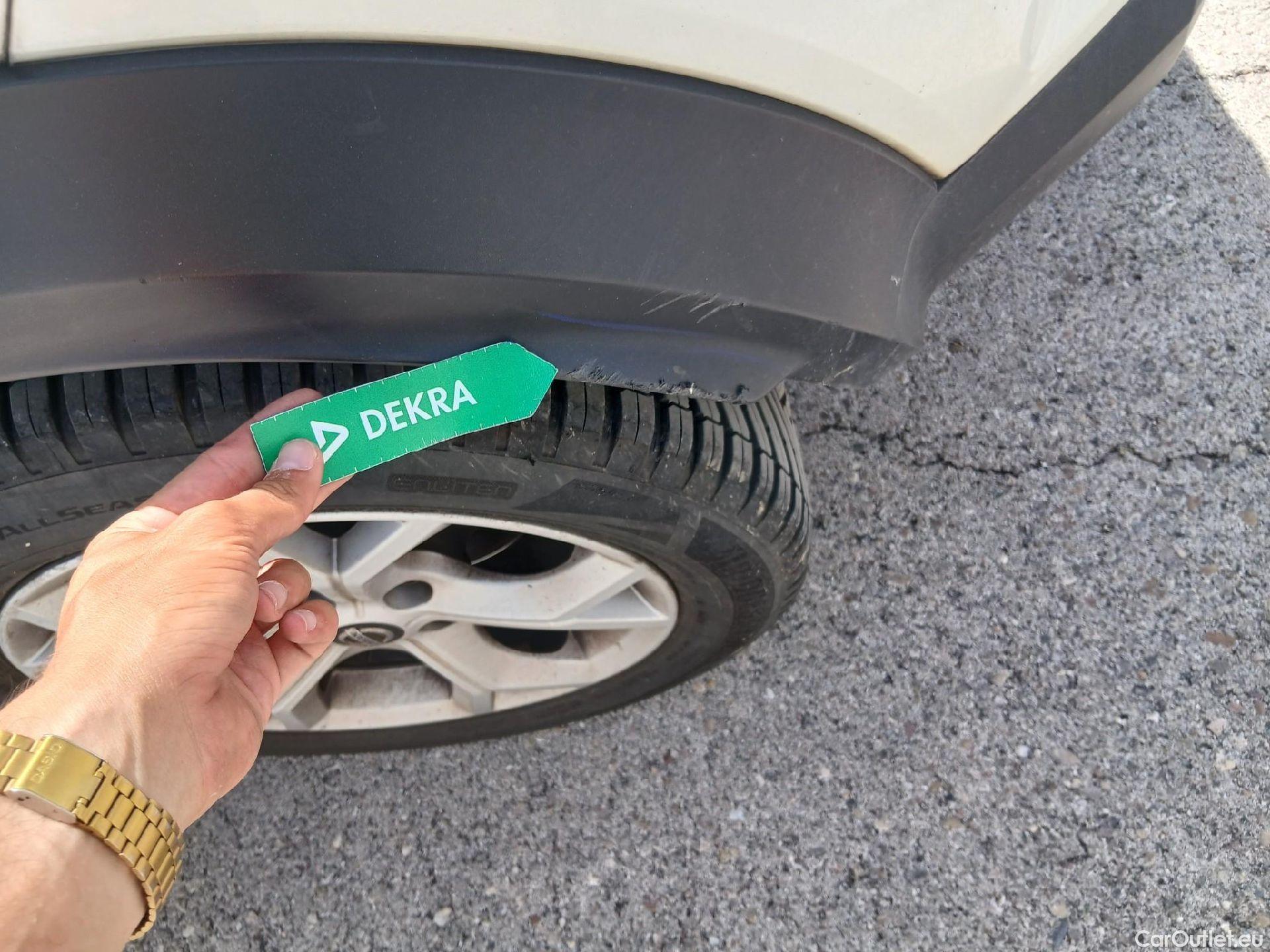  Nissan  Juke NISSAN  / 2019 / 5P / crossover DIG-T 84 kW (114 CV) DCT 7 V N-Connecta #24