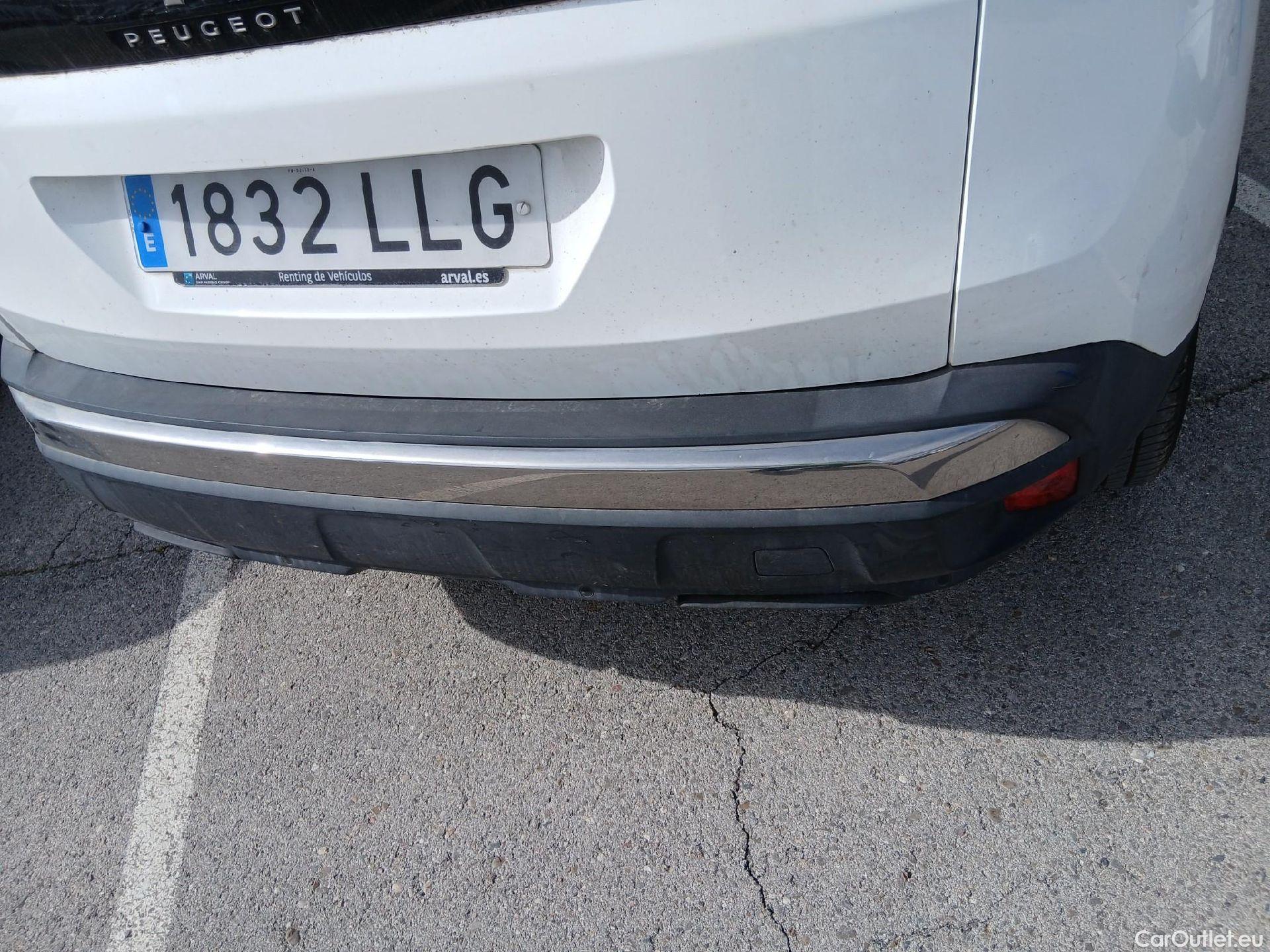  Peugeot  3008 PEUGEOT  / 2016 / 5P / todoterreno 1.5 BlueHDi 96kW (130CV) S&S Style #23