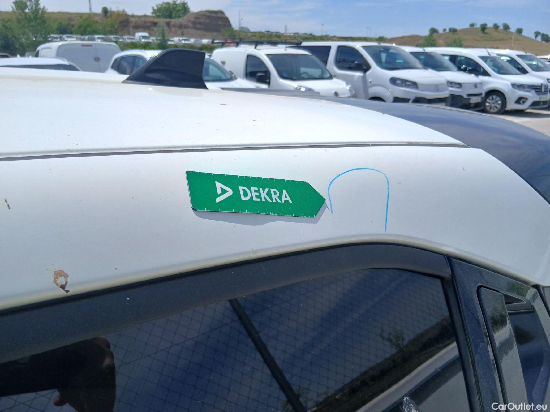  Nissan  Juke NISSAN  / 2019 / 5P / crossover DIG-T 84 kW (114 CV) DCT 7 V N-Connecta #18