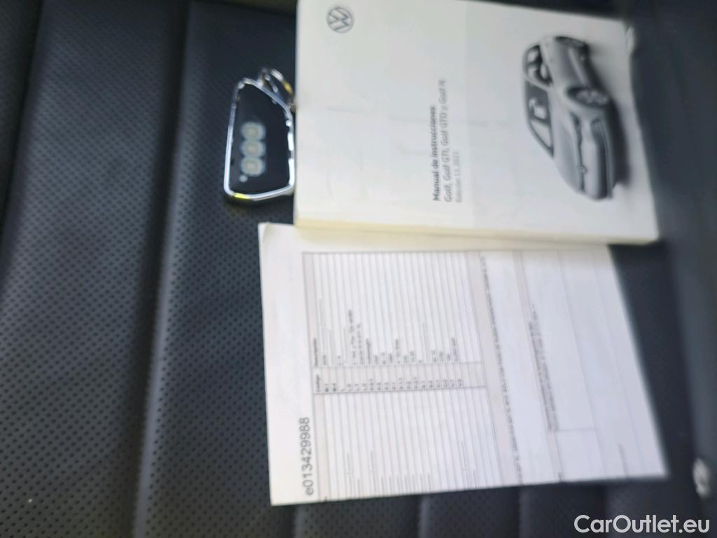  Volkswagen  Golf  VOLKSWAGEN / 2020 / 5P / berlina con portón R 2.0 TSI 235kW (320CV) 4Motion DSG #1