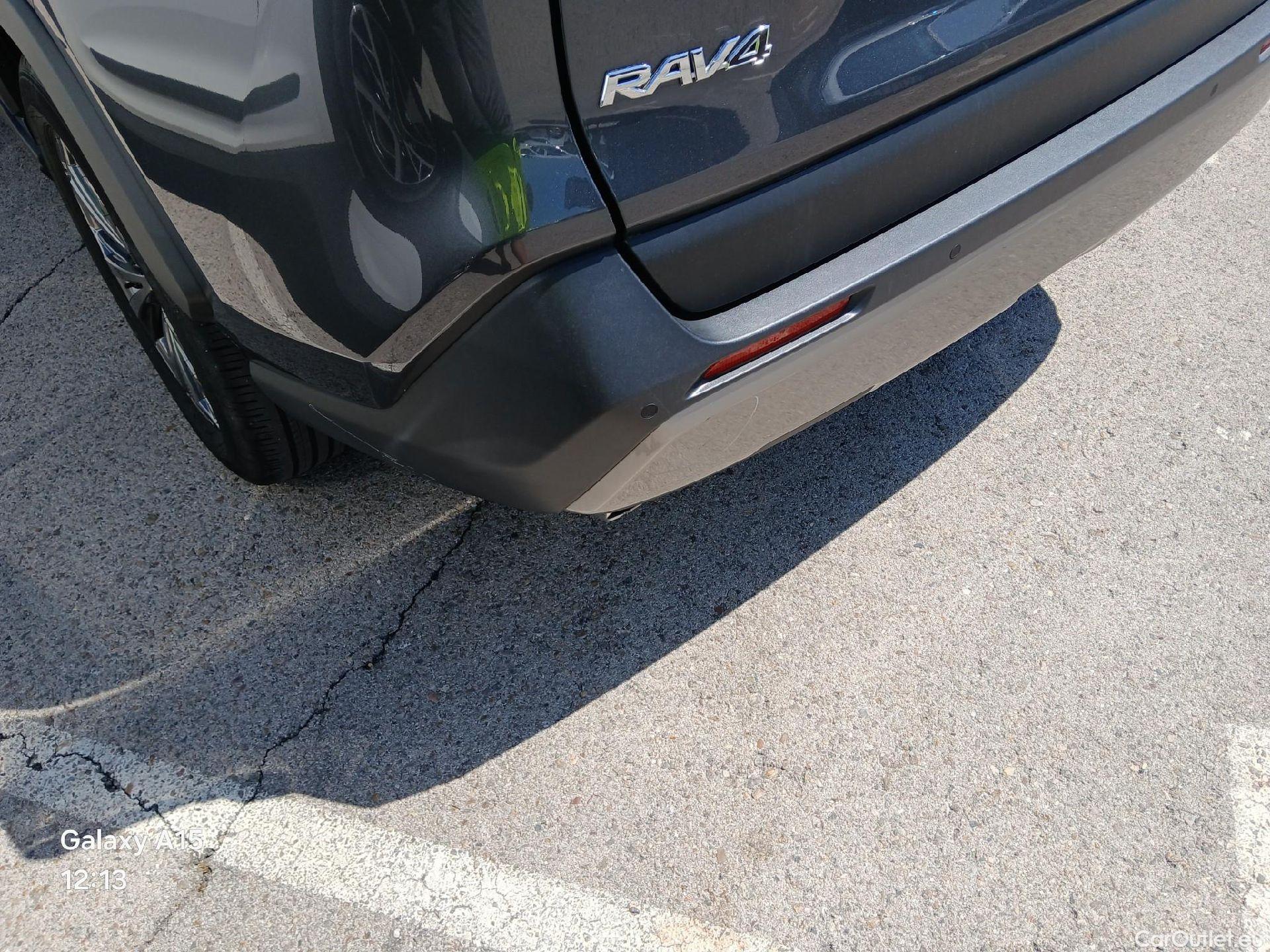  Toyota  RAV4 TOYOTA  / 2018 / 5P / todoterreno 2.5l 220H Advance #15