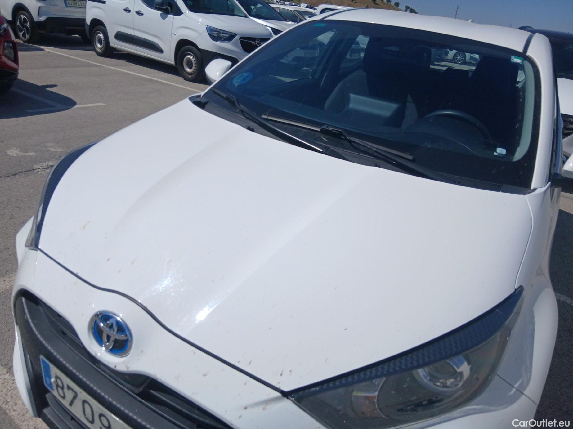  Toyota  Yaris TOYOTA  / 2020 / 5P / berlina con portón 1.5 120H Active Tech #5