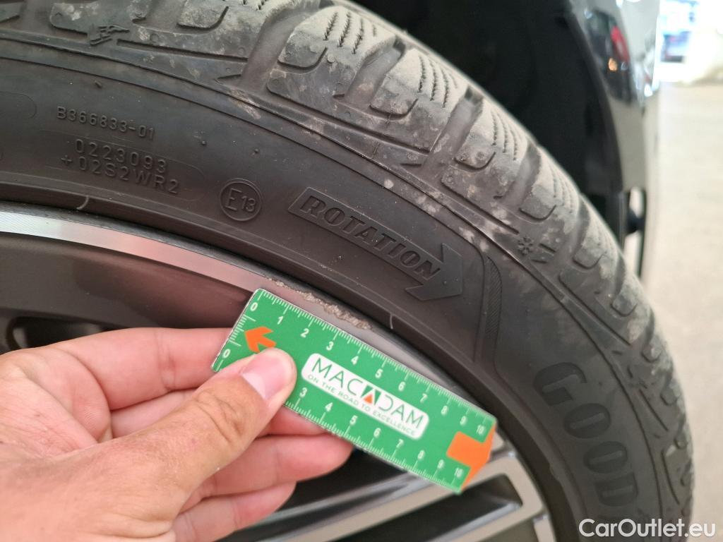  Mercedes  A-Klasse MERCEDES-BENZ Classe A Compact / 2018 / 5P / Berline A 200 AMG Line 7G-DCT #32