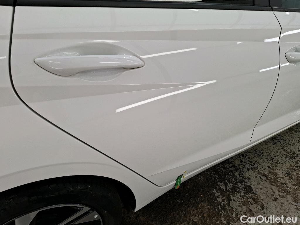  Hyundai  i20  Intuitive 1.2 85CV BVM5 E6d #9