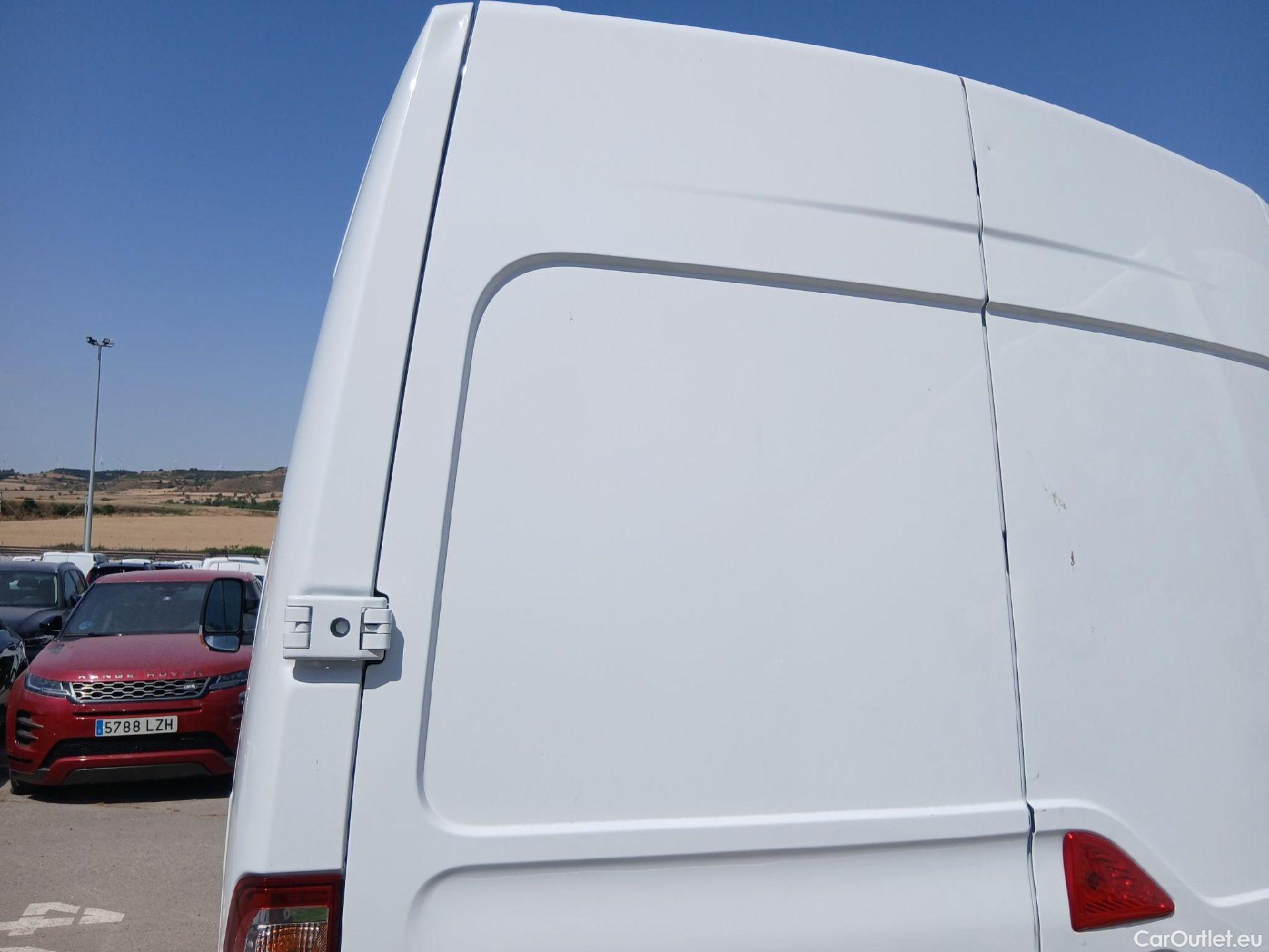  Renault  Master RENAULT TRUCKS UK  VU 4p 3G furgón RED EDITION L2H2 150CV MANUAL #14