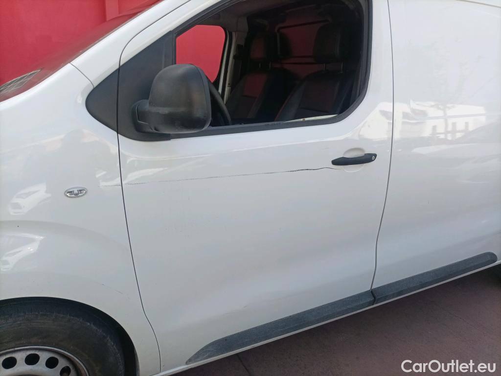  Peugeot  Expert PEUGEOT  / 2016 / 4P / furgón Furgón Premium 2.0 BlueHDi 120 Standard #16