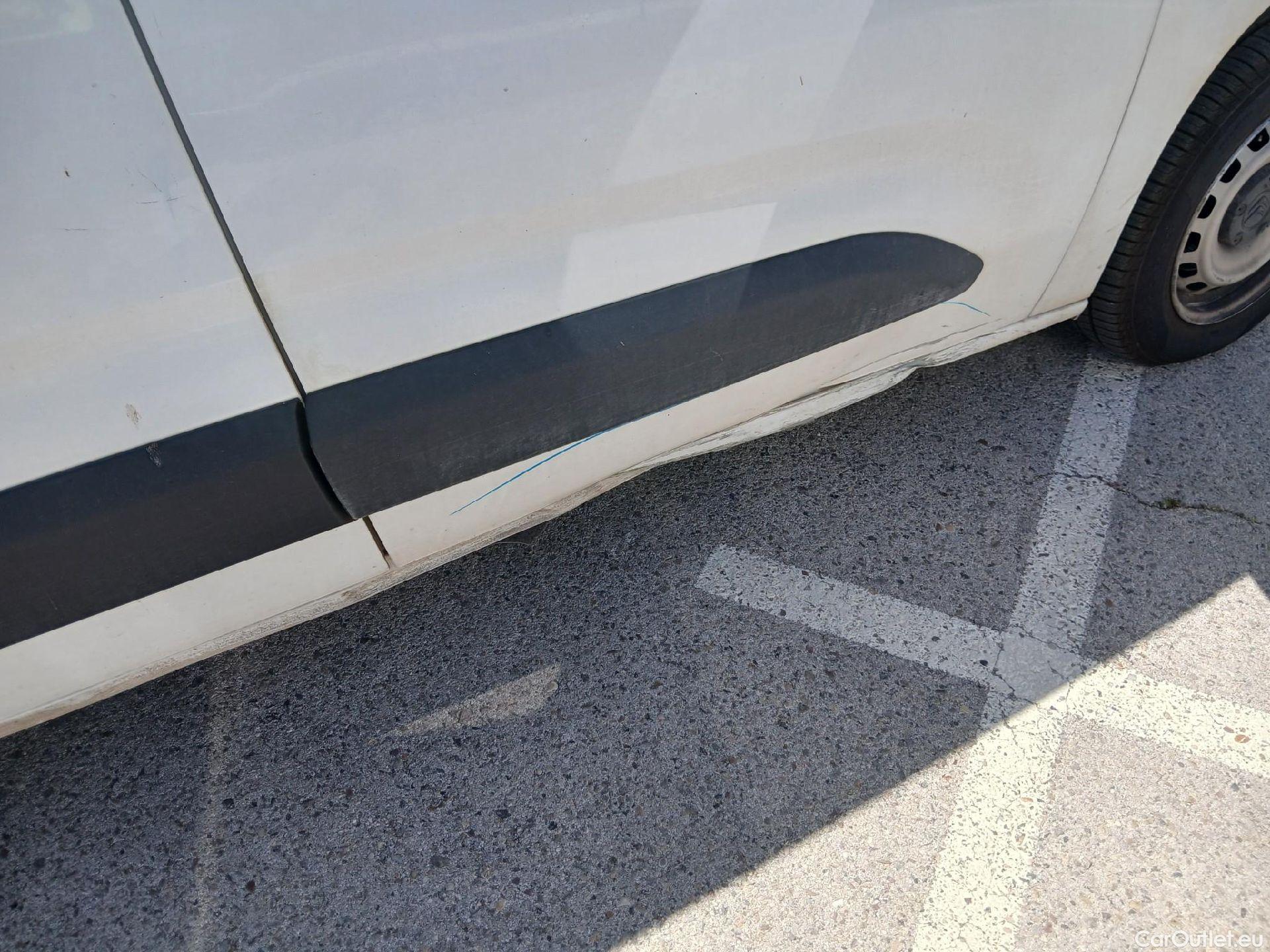  Citroen  Berlingo CITROEN  / 2018 / 4P / furgón derivado de turismo Talla M BlueHDi 100 CLUB #22