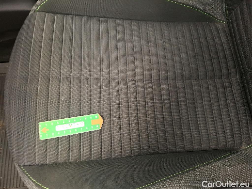  Peugeot  208 PEUGEOT  / 2023 / 5P / Berline PureTech 100 S&S Active #9
