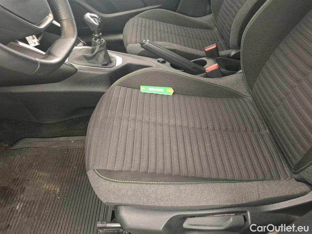  Peugeot  208 PEUGEOT  / 2023 / 5P / Berline PureTech 100 S&S Active #8