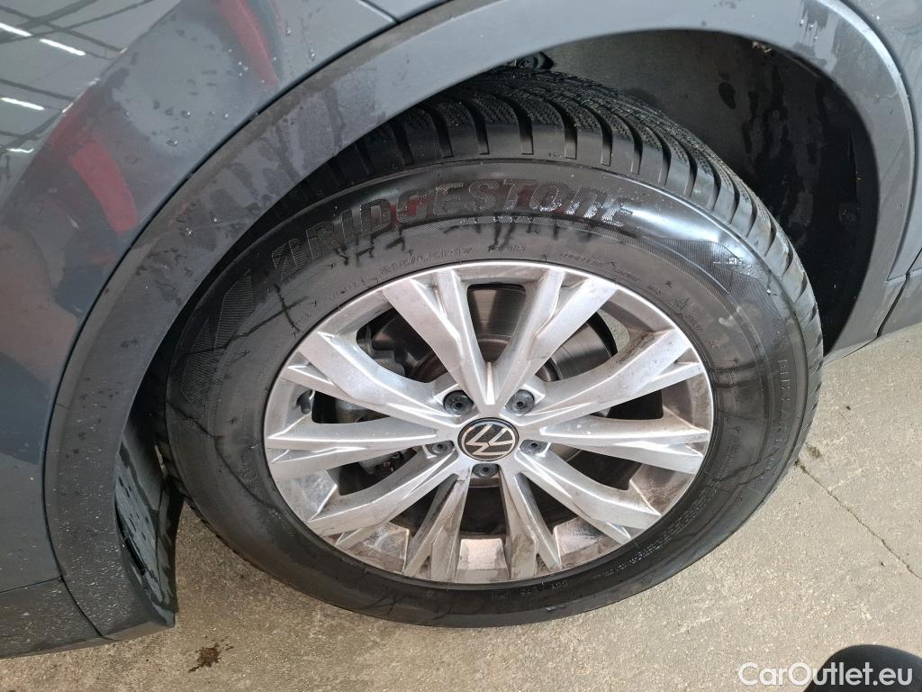  Volkswagen  Tiguan VOLKSWAGEN  / 2020 / 5P / SUV 2.0 TDI 150 DSG7 Life Business #3