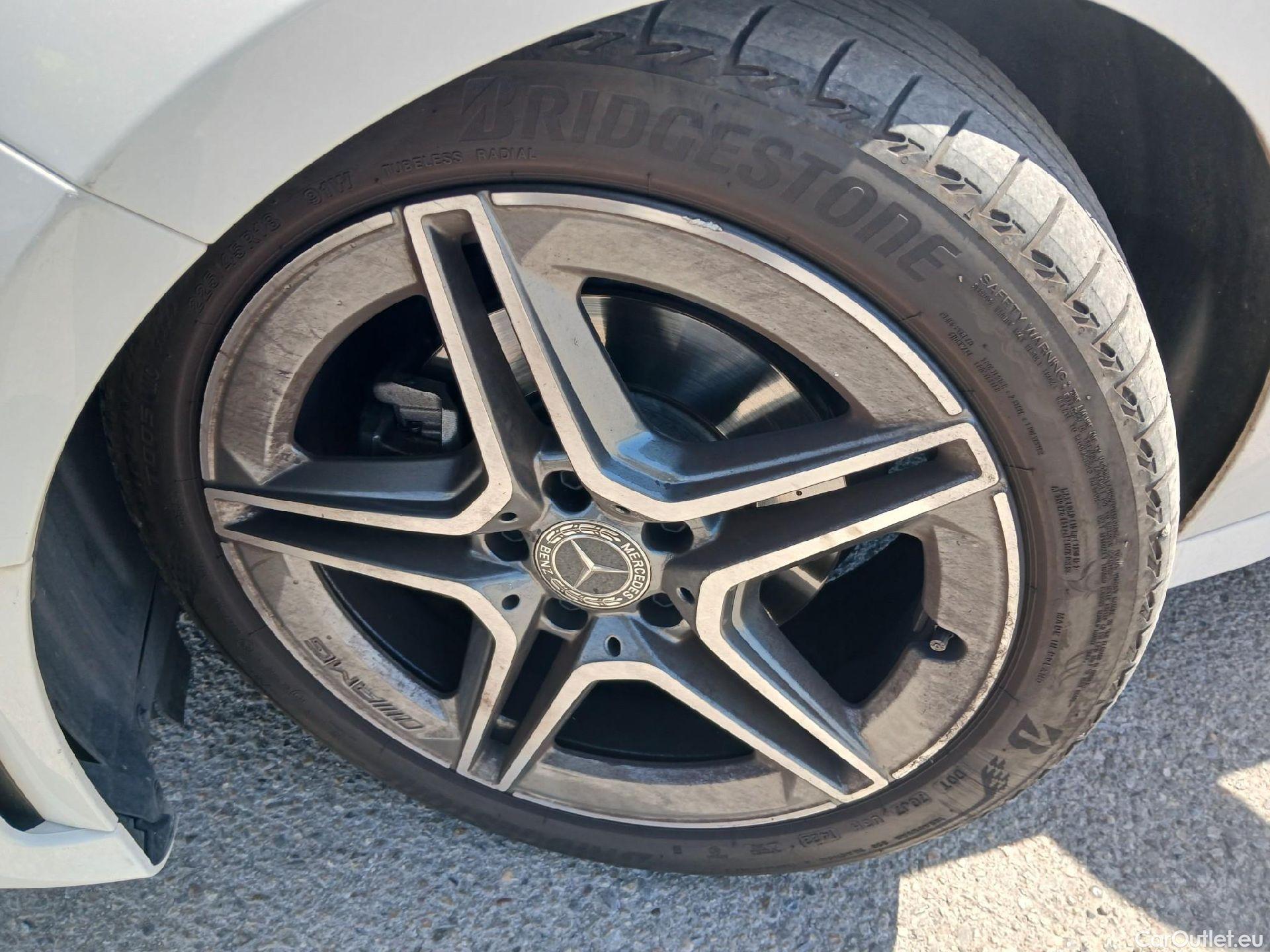  Mercedes  A-Klasse MERCEDES-BENZ Clase A / 2018 / 5P / berlina con portón A 200 d #17