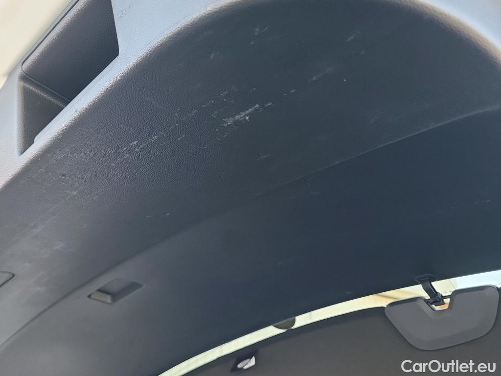 Ford  Kuga FORD  / 2019 / 5P / todoterreno ST-Line X 2.5 Duratec FHEV Auto #7