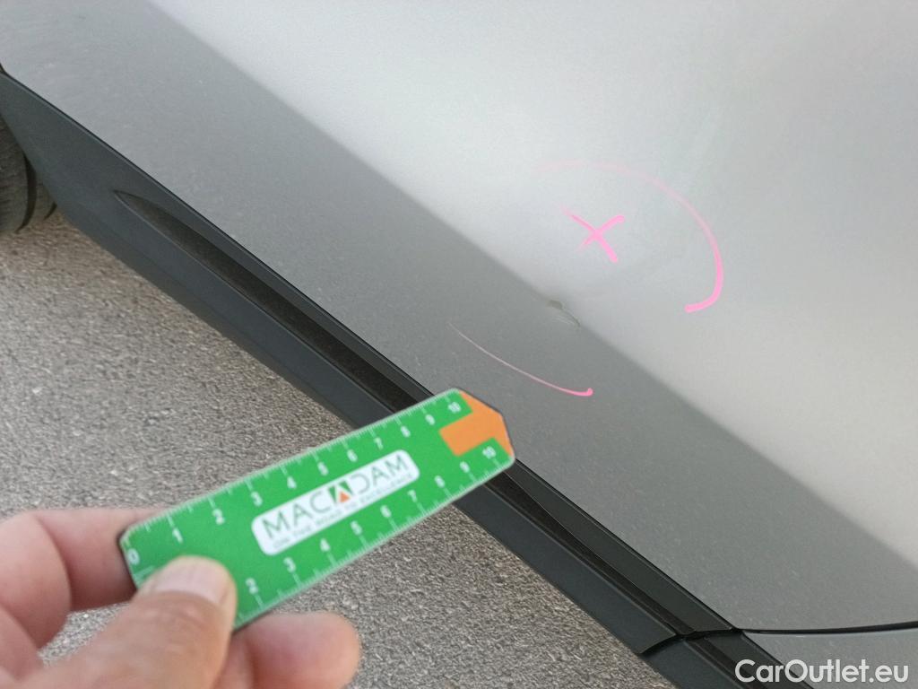  Mercedes  GLA MERCEDES-BENZ  / 2020 / 5P / todoterreno  200 D (AC) #4
