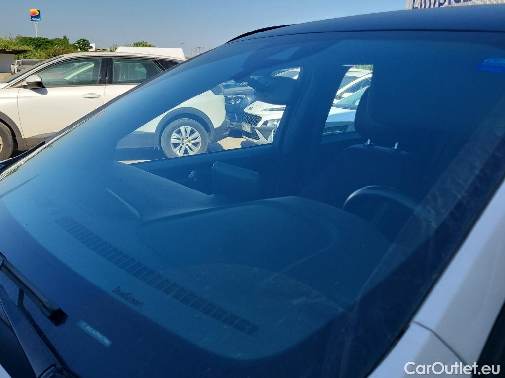  Ford  Kuga FORD  / 2019 / 5P / todoterreno ST-Line X 2.5 Duratec FHEV Auto #1
