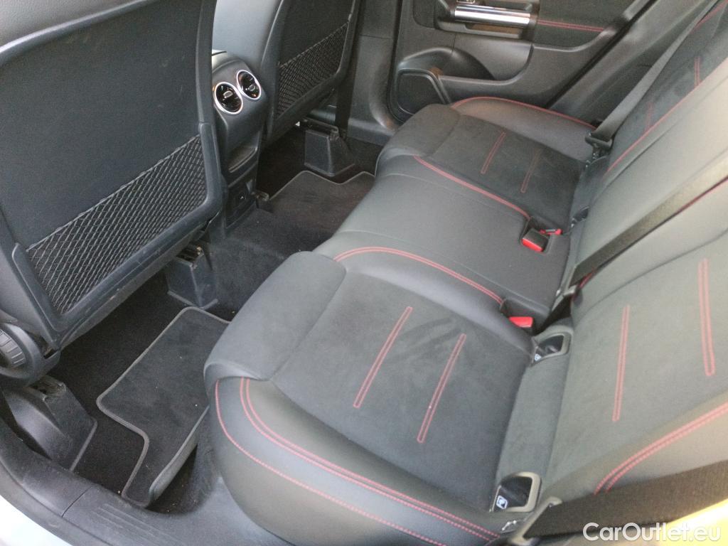  Mercedes  GLA MERCEDES-BENZ  / 2020 / 5P / todoterreno  200 D (AC) #17