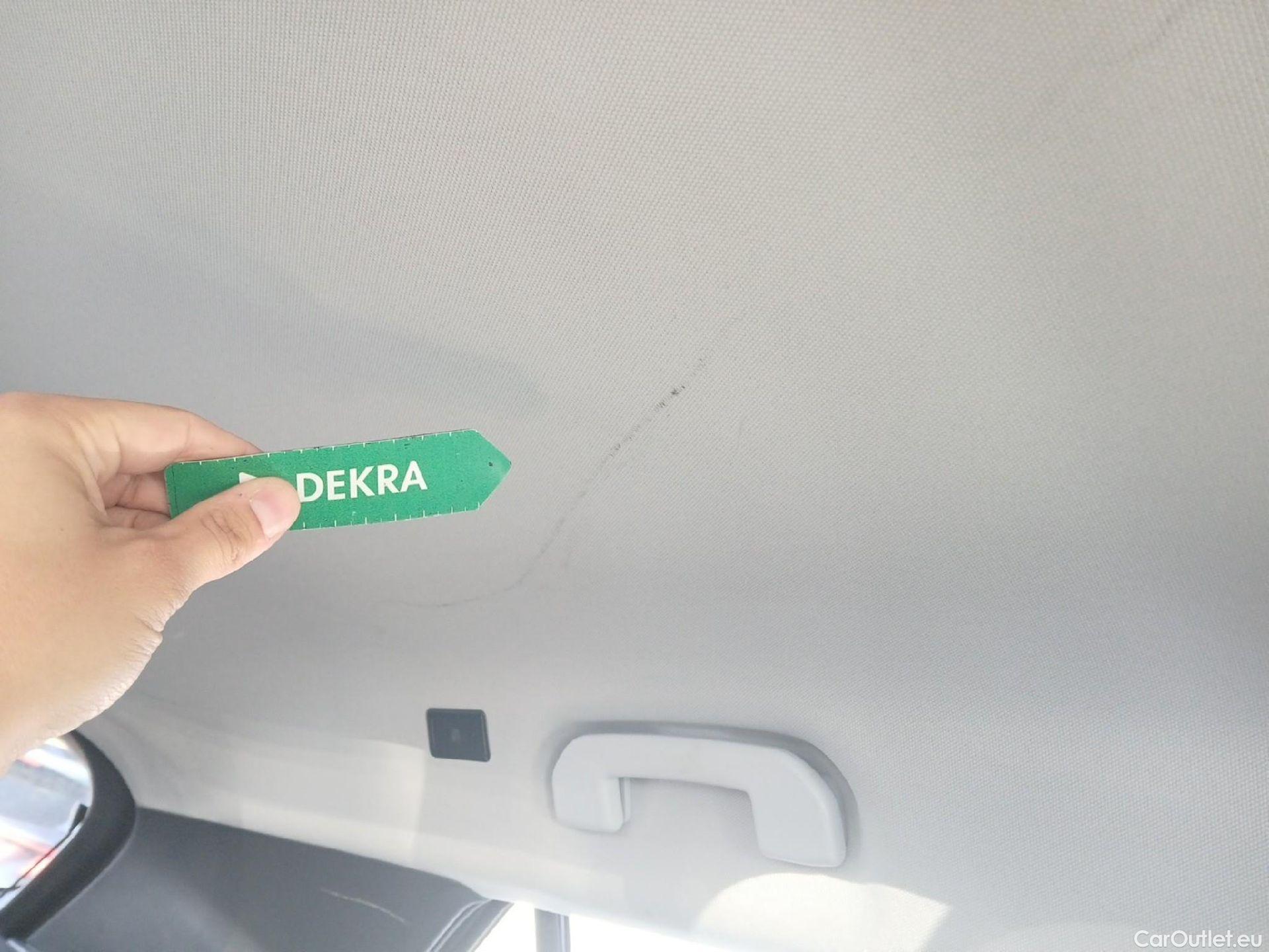  Peugeot  2008 PEUGEOT  / 2019 / 5P / todoterreno Allure Pack Puretech 130 S&S EAT8 (AC2) #4