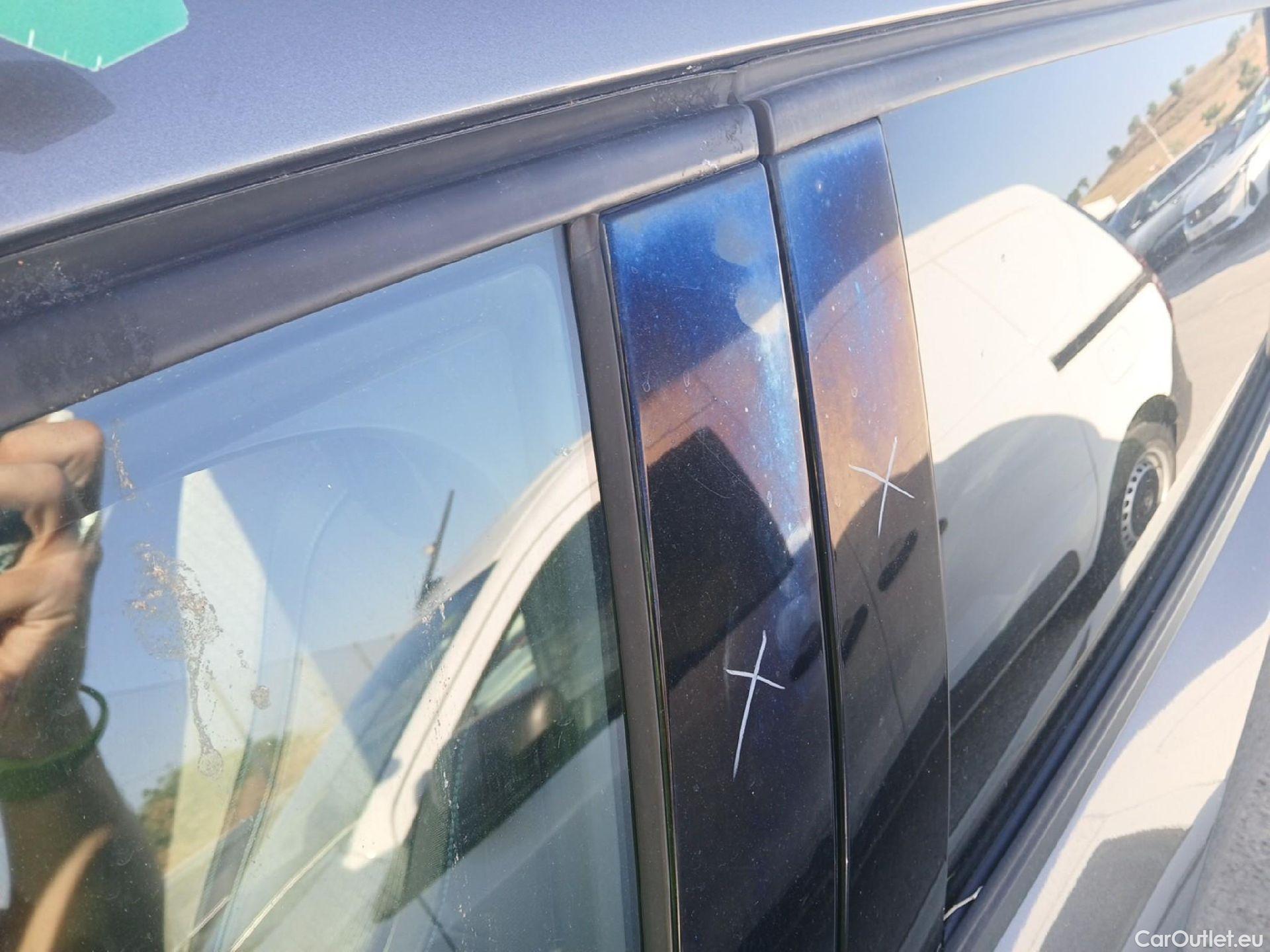  Peugeot  2008 PEUGEOT  / 2019 / 5P / todoterreno Allure Pack Puretech 130 S&S EAT8 (AC2) #45