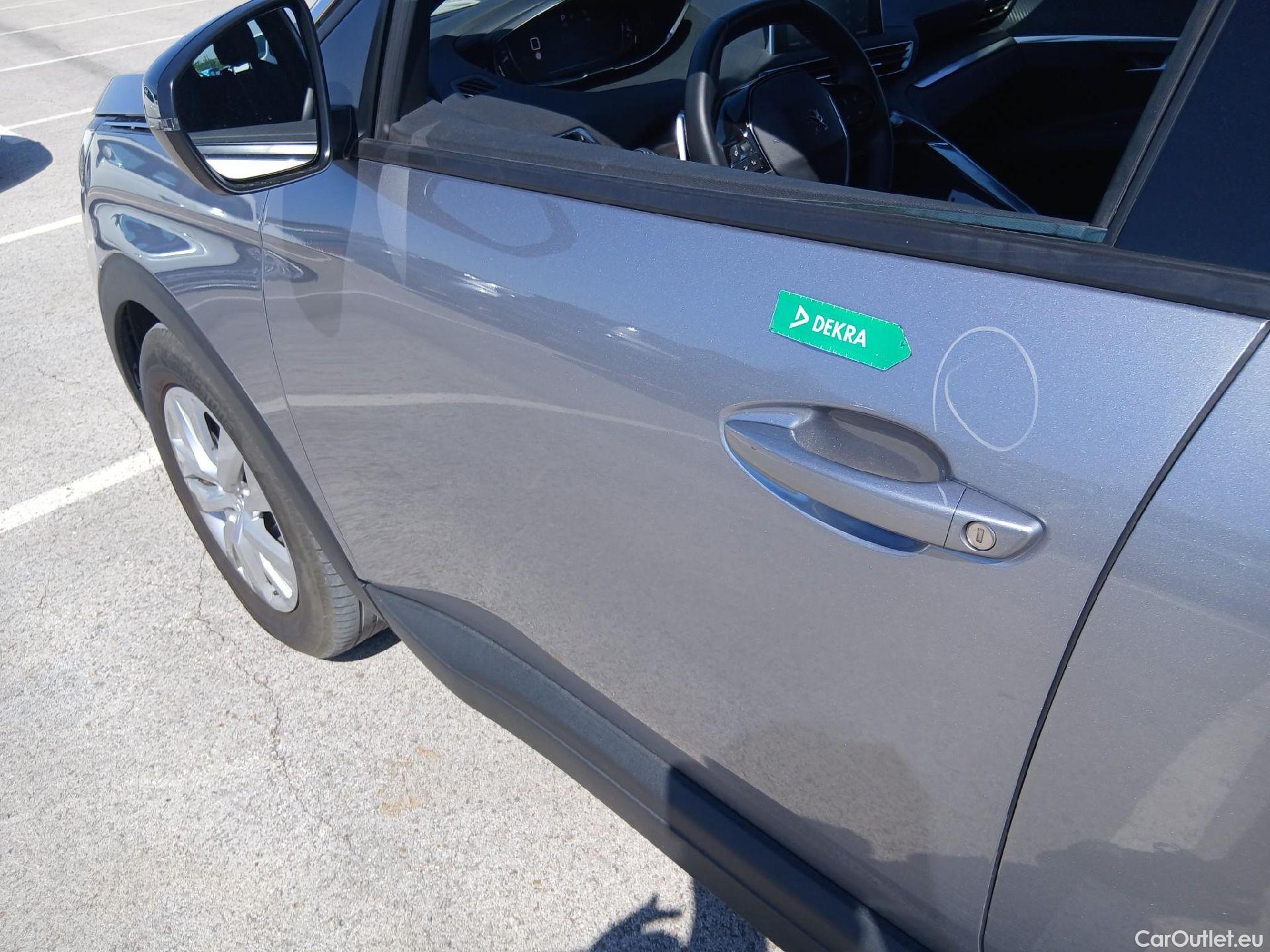  Peugeot  3008 PEUGEOT  / 2020 / 5P / todoterreno 1.5 BlueHDi 96kW Active Pack EAT8 #10