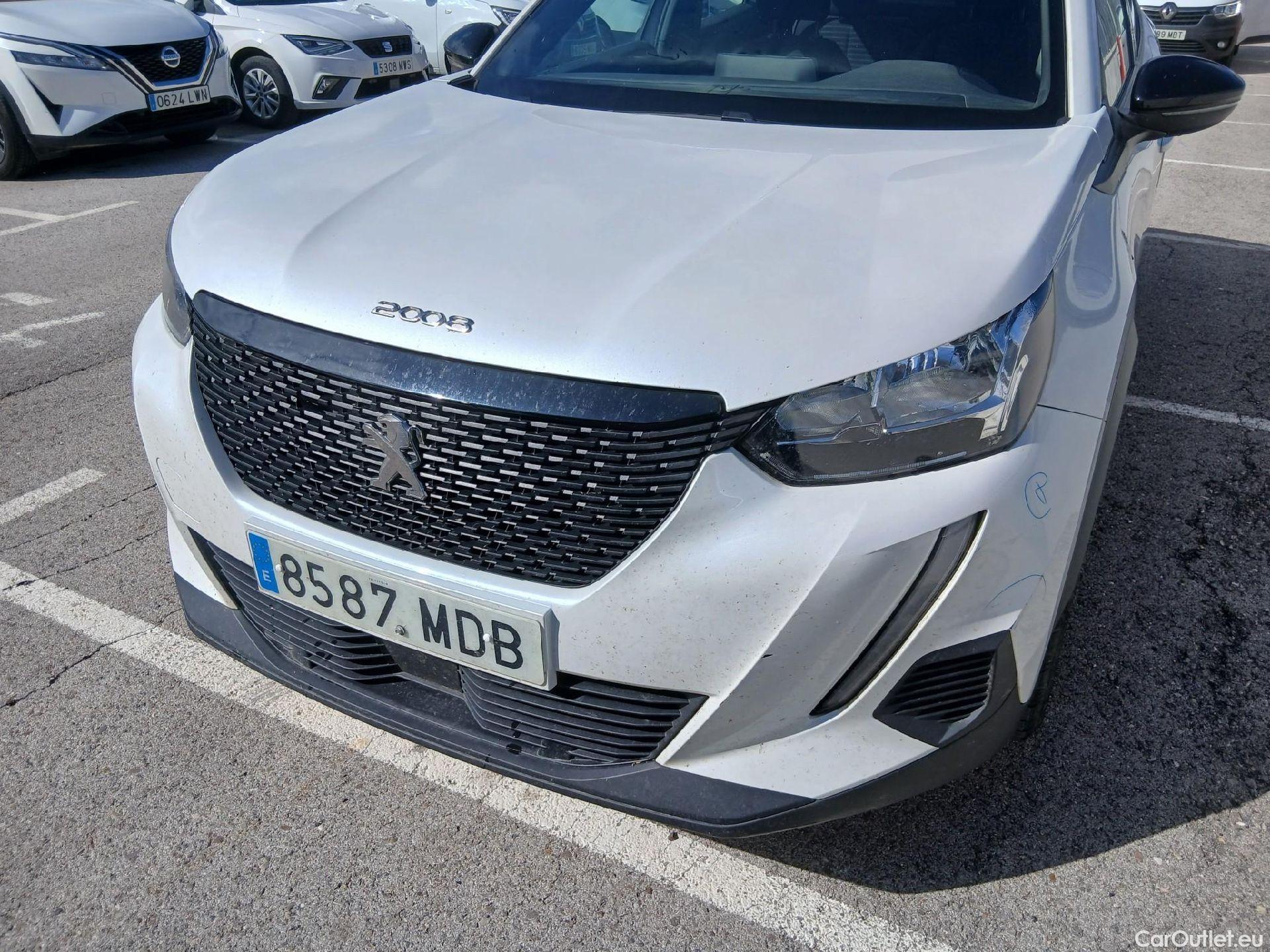  Peugeot  2008 PEUGEOT  / 2019 / 5P / todoterreno Active Pack Puretech 100 S&S BVM6 #9