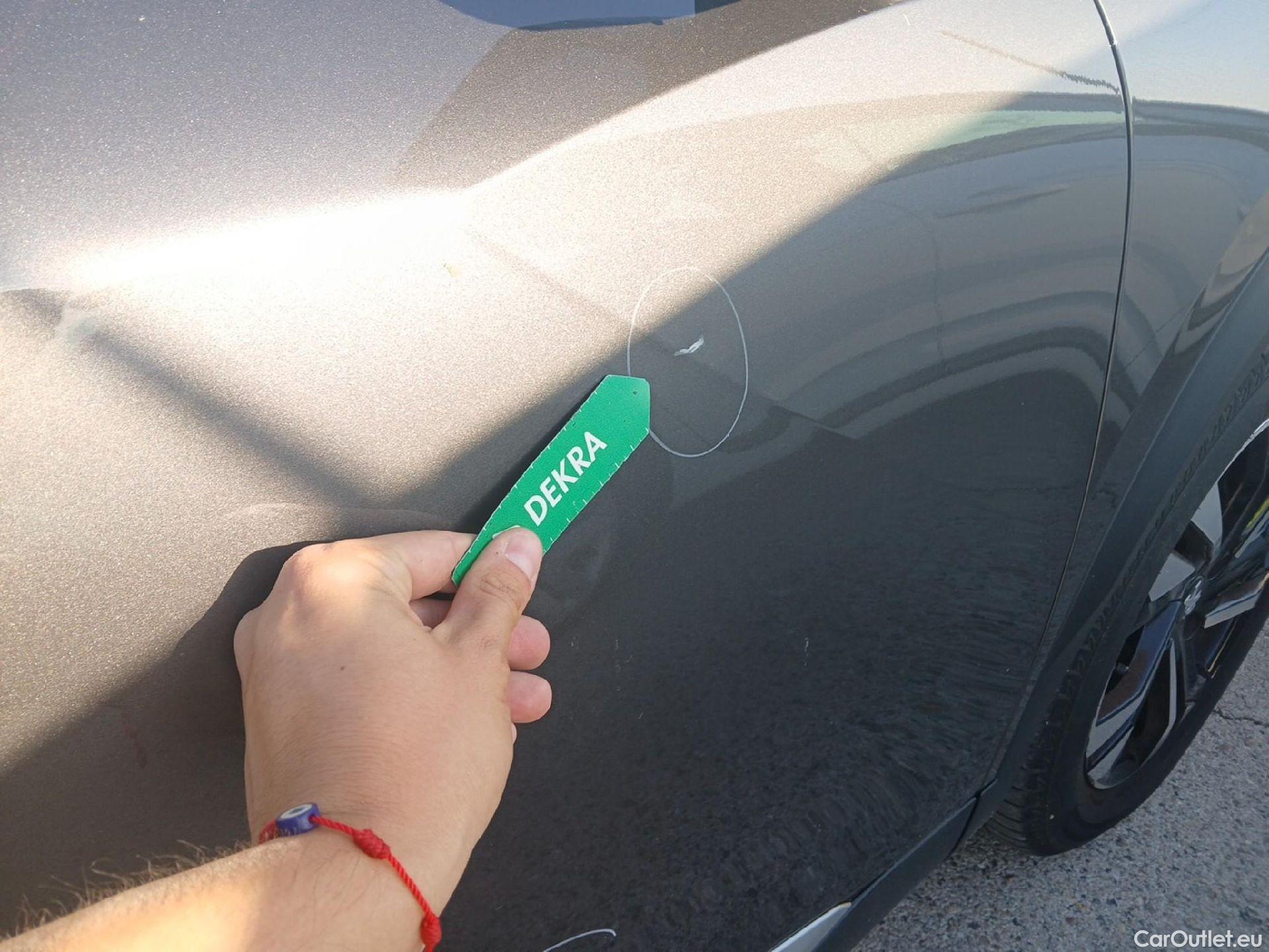  Peugeot  2008 PEUGEOT  / 2019 / 5P / todoterreno Allure Pack Puretech 130 S&S EAT8 (AC2) #39