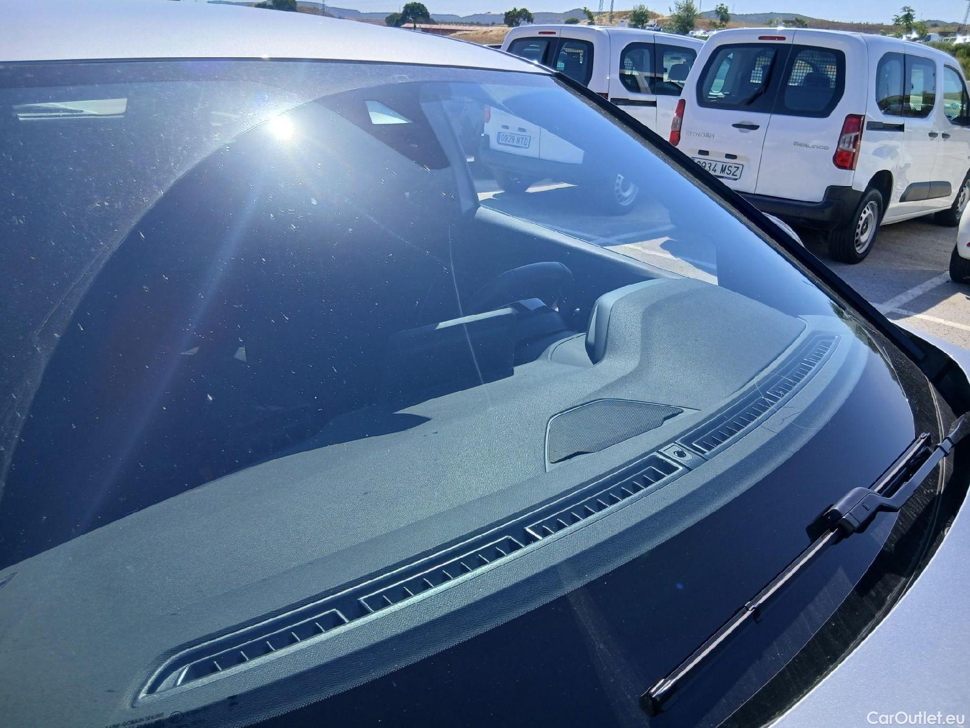  Peugeot  3008 PEUGEOT  / 2020 / 5P / todoterreno 1.5 BlueHDi 96kW Active Pack EAT8 #3