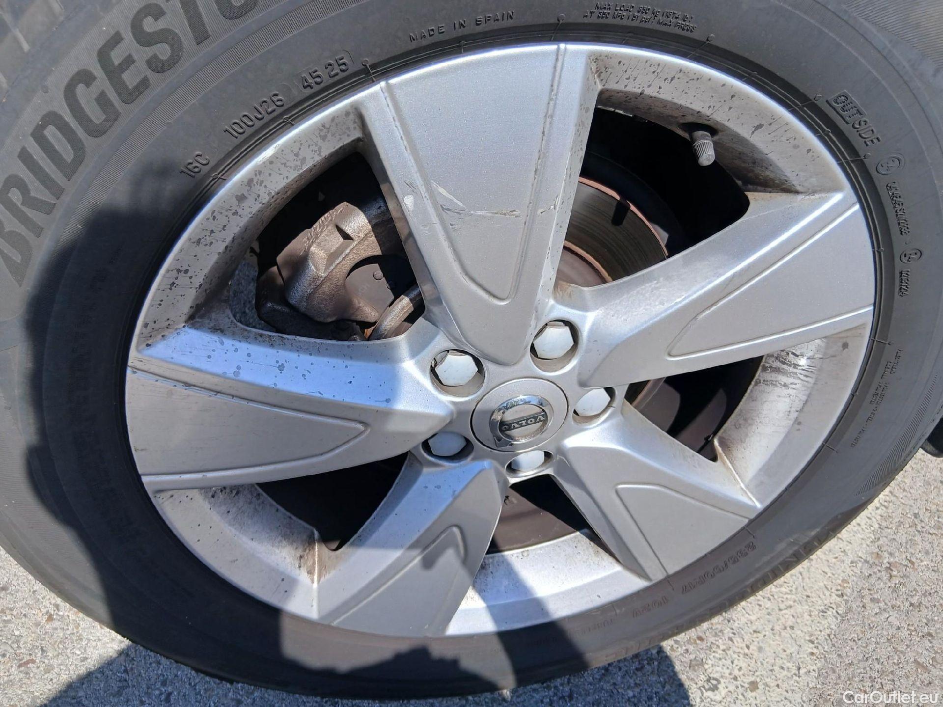  Volvo  XC 40 VOLVO XC40 / 2017 / 5P / todoterreno 1.5 T2 Momentum Core Auto #33