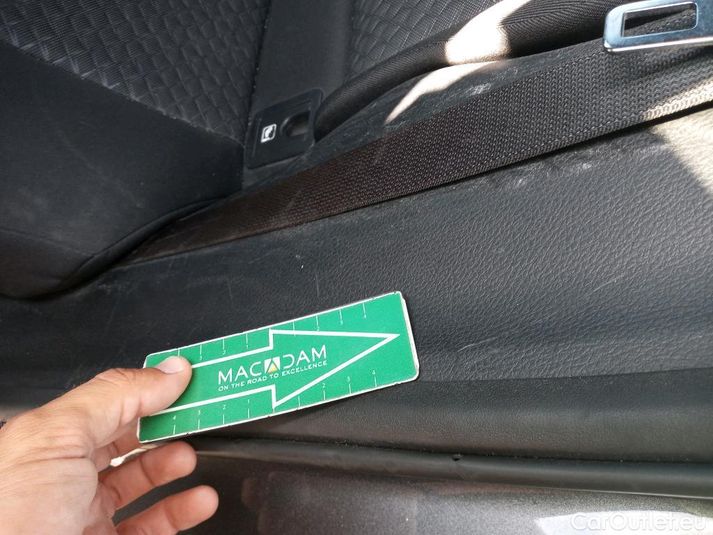  Toyota  C-HR TOYOTA  / 2019 / 5P / todoterreno 1.8 125H Advance #23