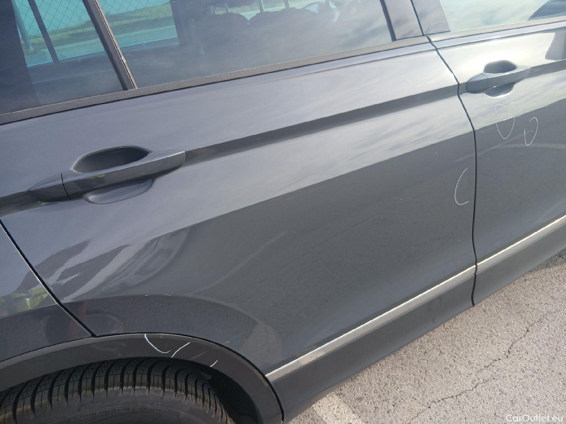  Volkswagen  Tiguan VOLKSWAGEN  / 2020 / 5P / todoterreno Life 2.0 TDI 110kW (150CV) DSG #22