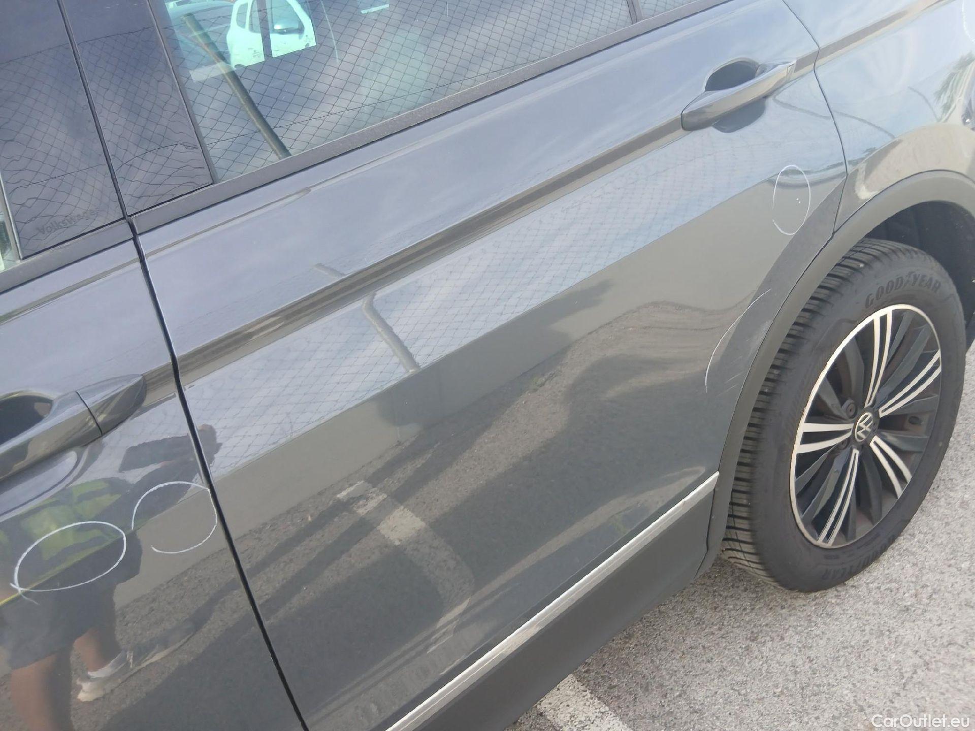  Volkswagen  Tiguan VOLKSWAGEN  / 2020 / 5P / todoterreno Life 2.0 TDI 110kW (150CV) DSG #8