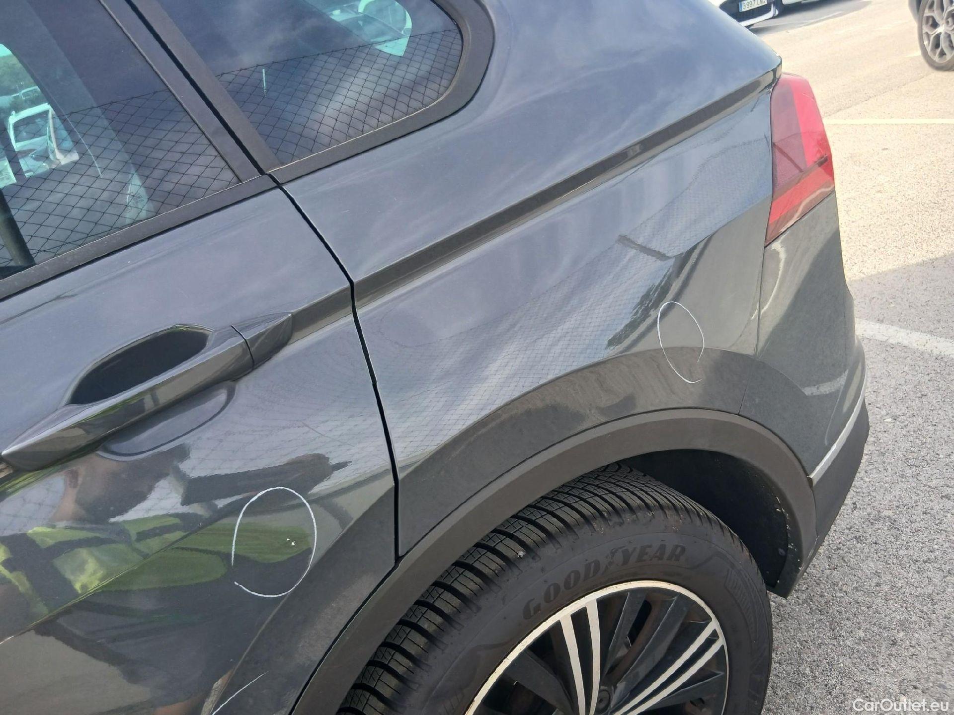  Volkswagen  Tiguan VOLKSWAGEN  / 2020 / 5P / todoterreno Life 2.0 TDI 110kW (150CV) DSG #9