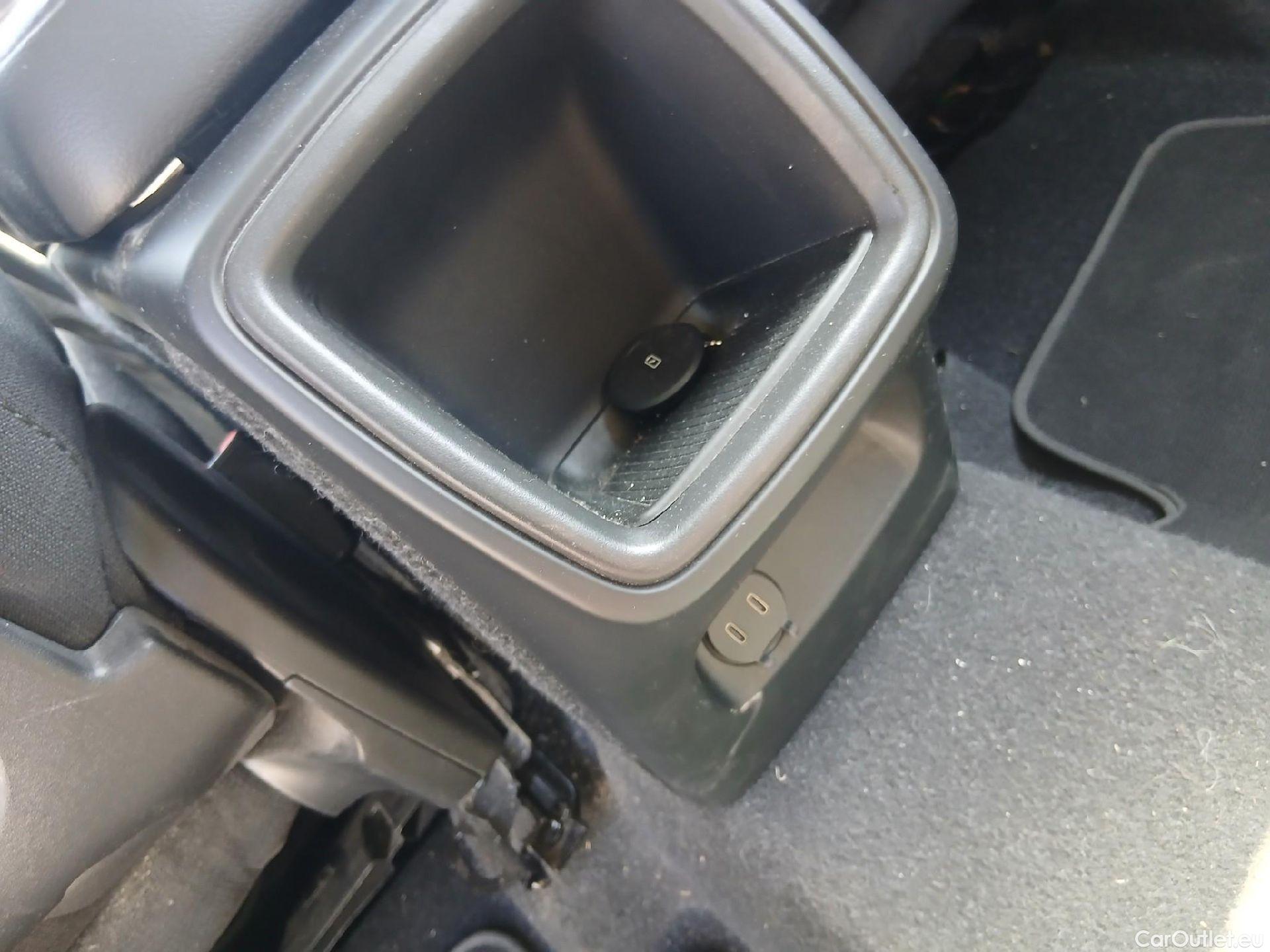  Volvo  XC 40 VOLVO XC40 / 2017 / 5P / todoterreno 1.5 T2 Momentum Core Auto #18