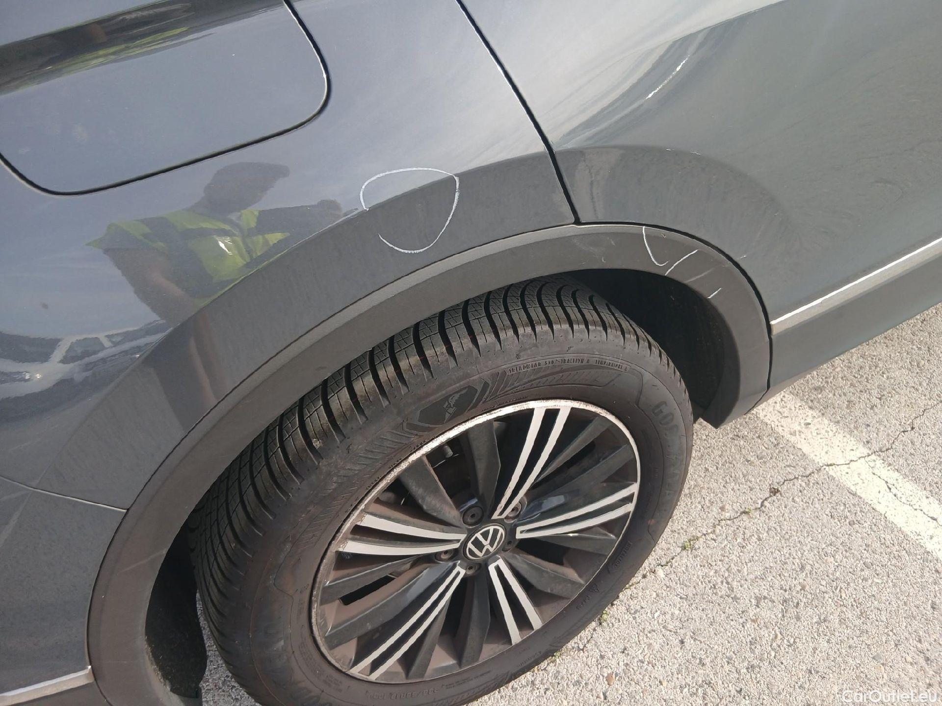  Volkswagen  Tiguan VOLKSWAGEN  / 2020 / 5P / todoterreno Life 2.0 TDI 110kW (150CV) DSG #19