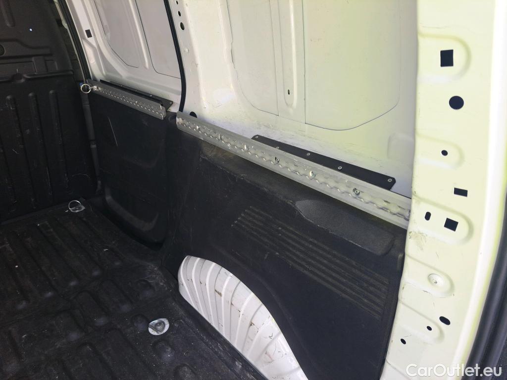  Citroen  Berlingo CITROEN  / 2018 / 4P / furgón derivado de turismo Talla M BlueHDi 100 #24