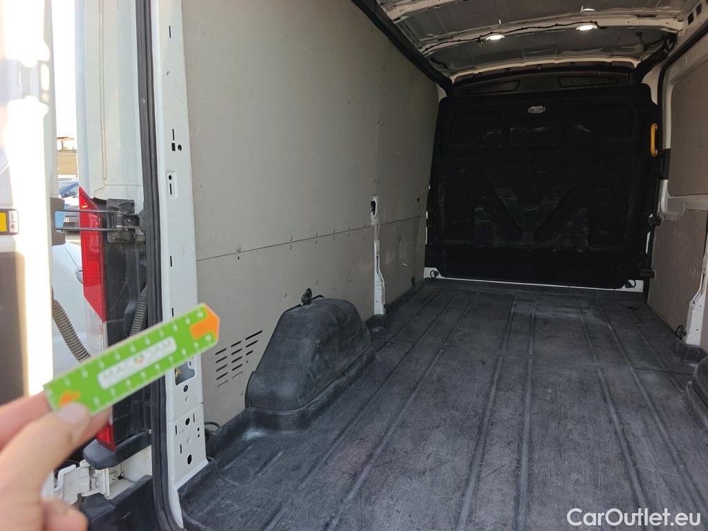  Ford  Transit FORD  / 2013 / 4P / furgón 350 96kW L3H2 Van Trend FWD #21