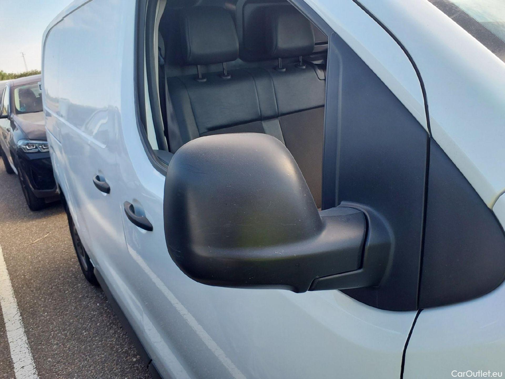  Opel  Vivaro OPEL  / 2019 / 4P / furgón 1.5 Diésel 74kW (100CV) M Std Express #38