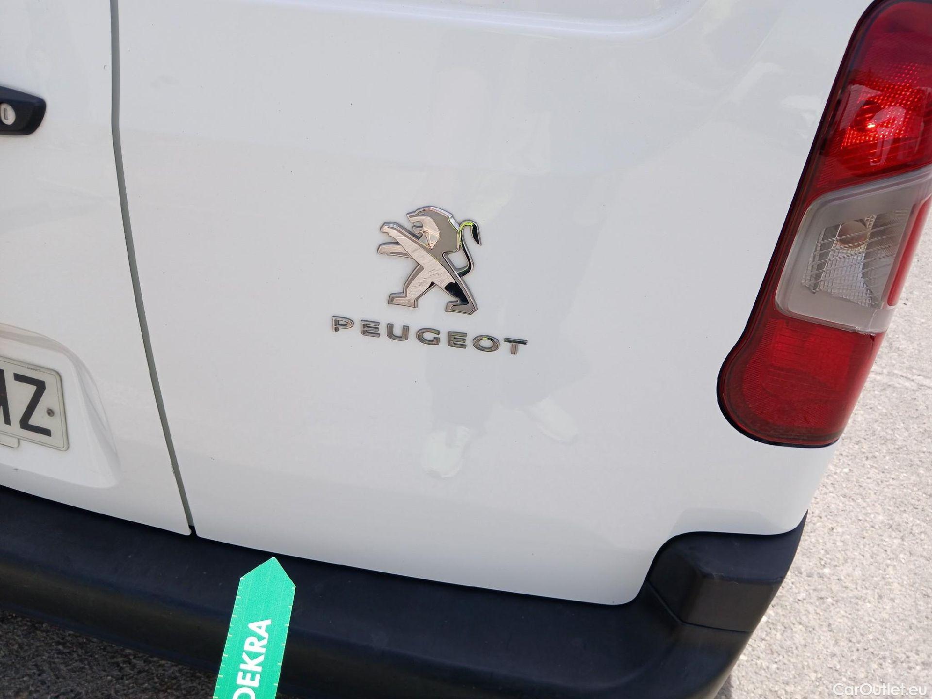  Peugeot  Partner PEUGEOT  / 2018 / 3P / furgón derivado de turismo Pro Standard 600kg BlueHDi 73kW (AC) #68