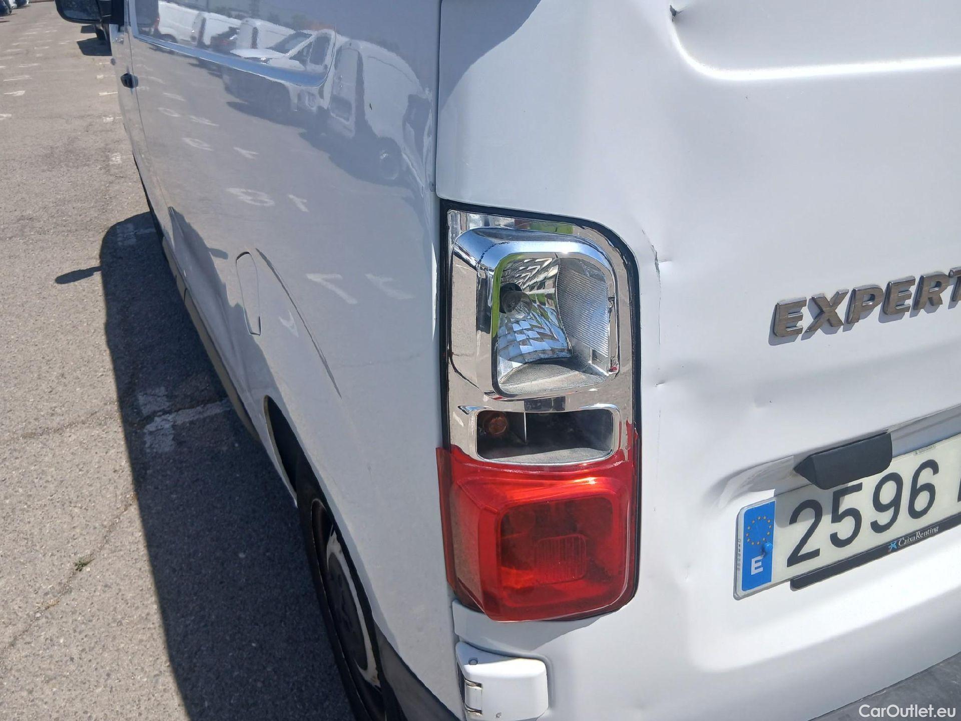  Peugeot  Expert PEUGEOT  / 2016 / 4P / furgón Furgón Pro 1.5 BlueHDi 120 Standard #23