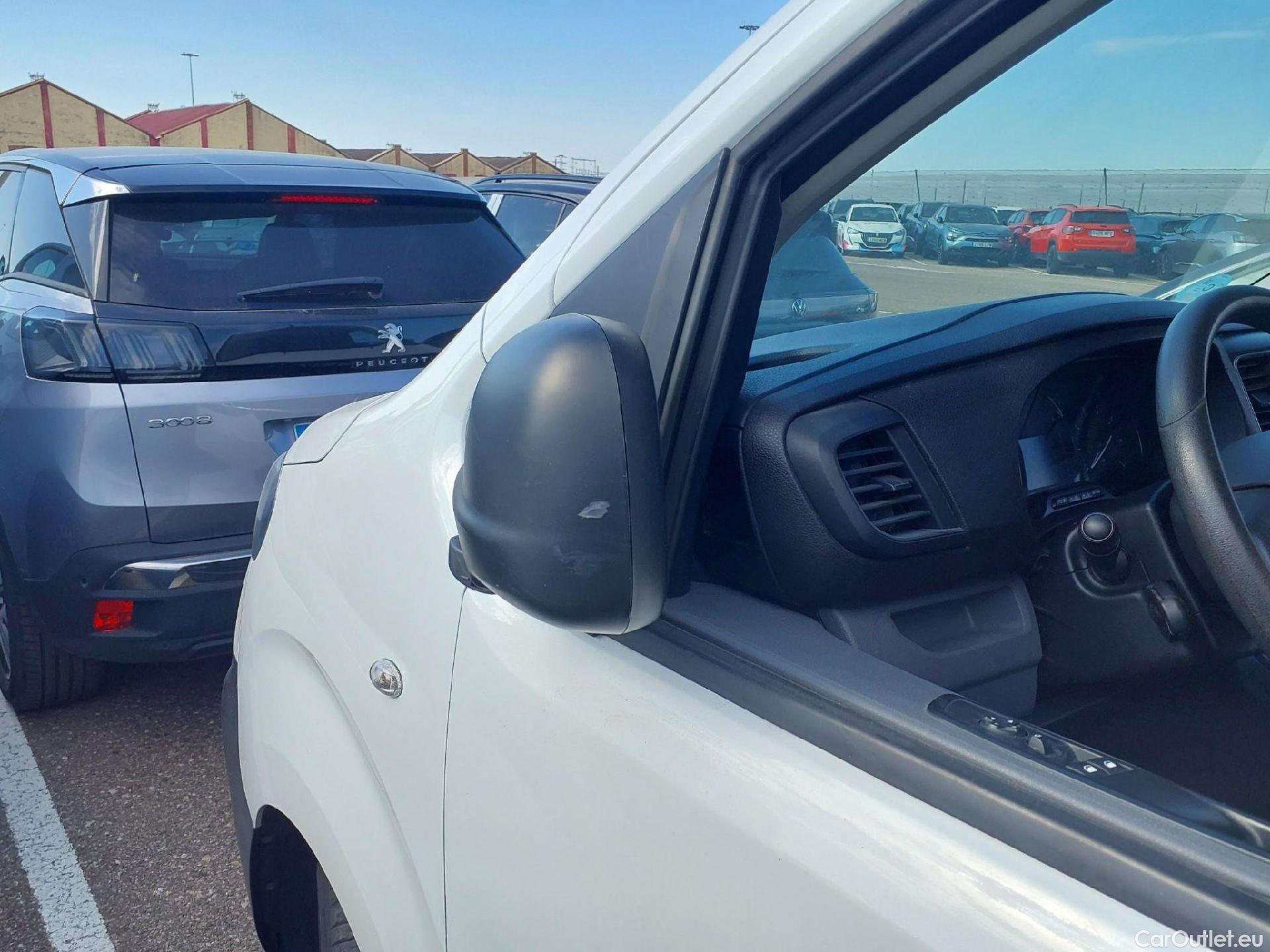  Opel  Vivaro OPEL  / 2019 / 4P / furgón 1.5 Diésel 74kW (100CV) M Std Express #15