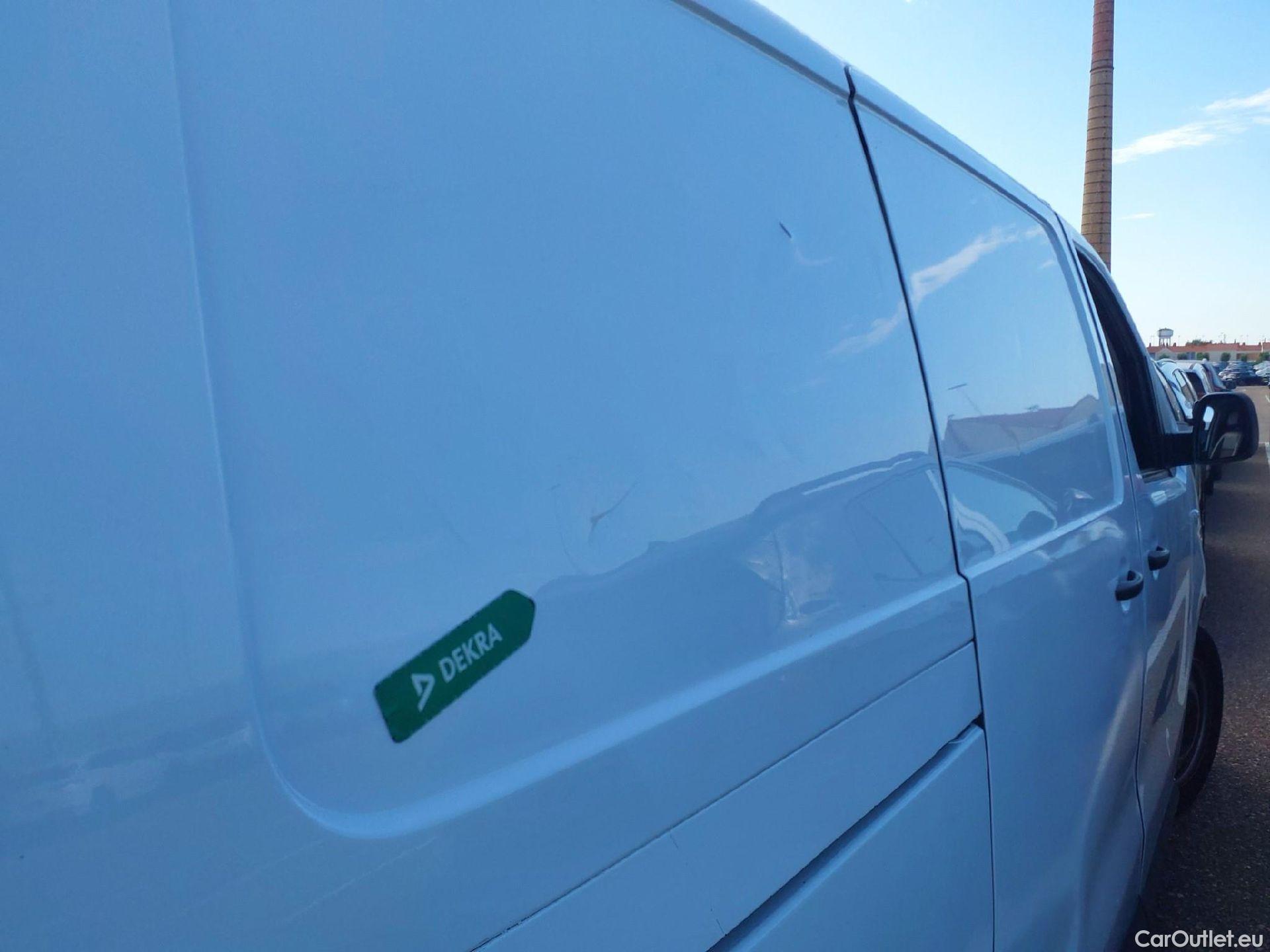  Opel  Vivaro OPEL  / 2019 / 4P / furgón 1.5 Diésel 74kW (100CV) M Std Express #27