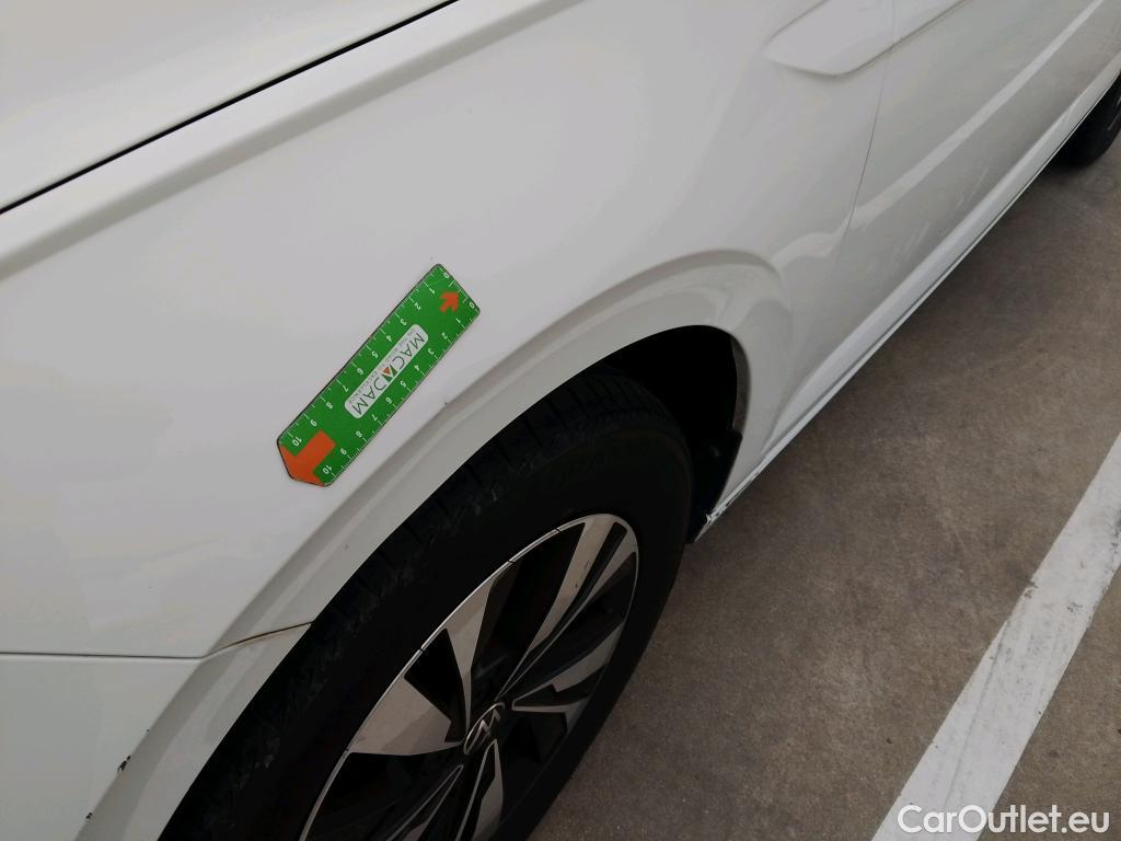  Volkswagen  Polo VOLKSWAGEN  / 2017 / 5P / berlina con portón Advance 1.0 TSI 70kW (95CV) #5
