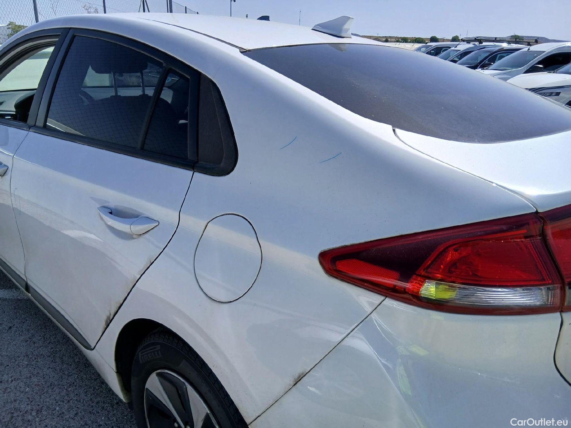  Hyundai   Ioniq HYUNDAI / 2016 / 5P / berlina con portón 1.6 GDI HEV Klass DCT #26