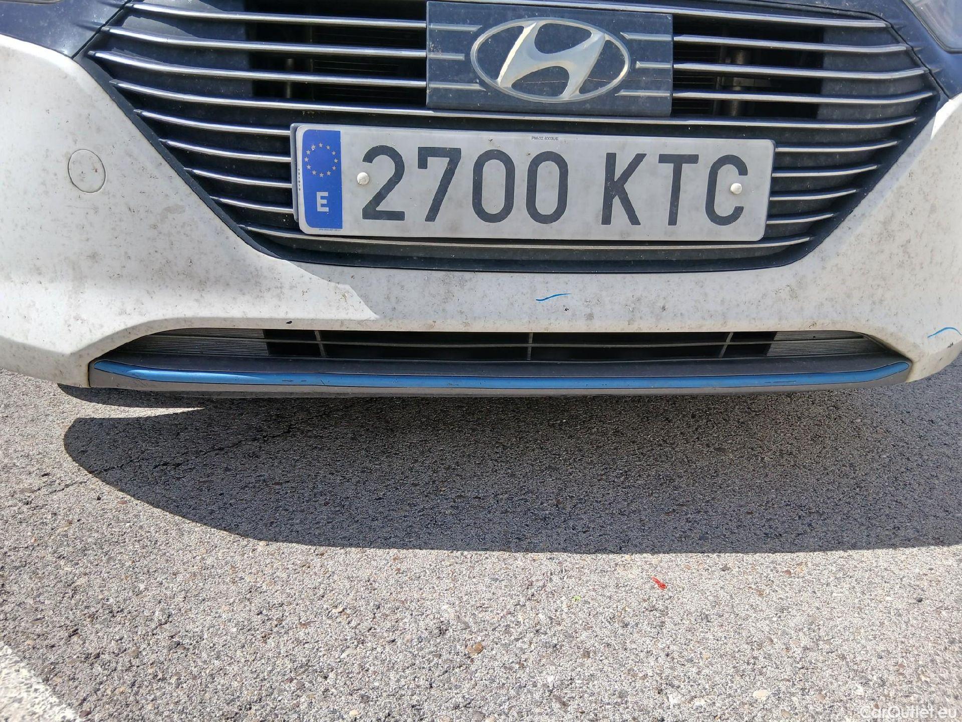  Hyundai   Ioniq HYUNDAI / 2016 / 5P / berlina con portón 1.6 GDI HEV Klass DCT #8
