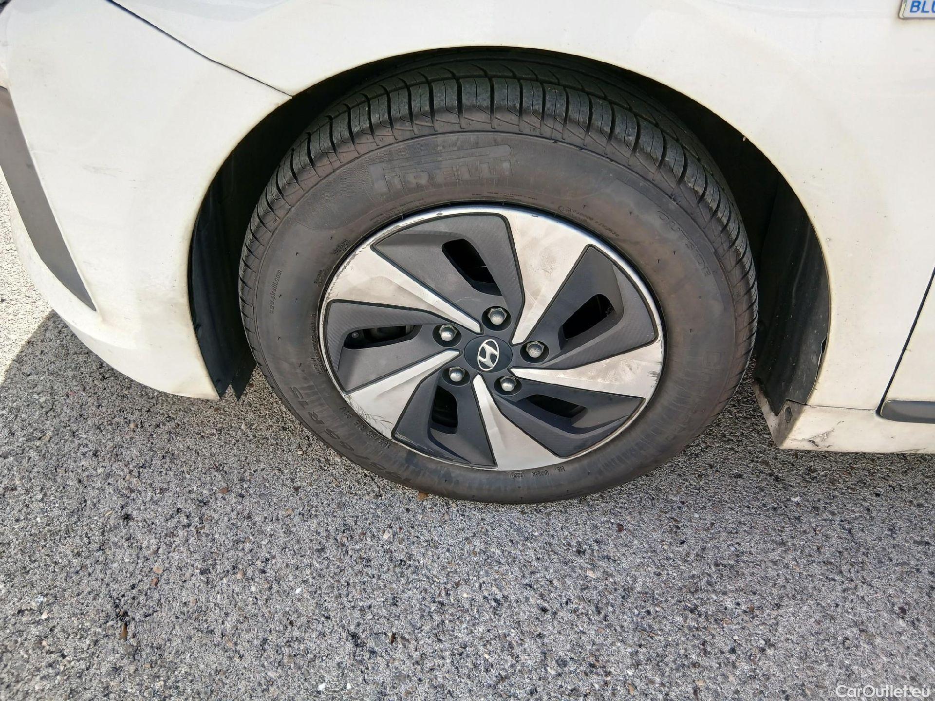  Hyundai   Ioniq HYUNDAI / 2016 / 5P / berlina con portón 1.6 GDI HEV Klass DCT #10