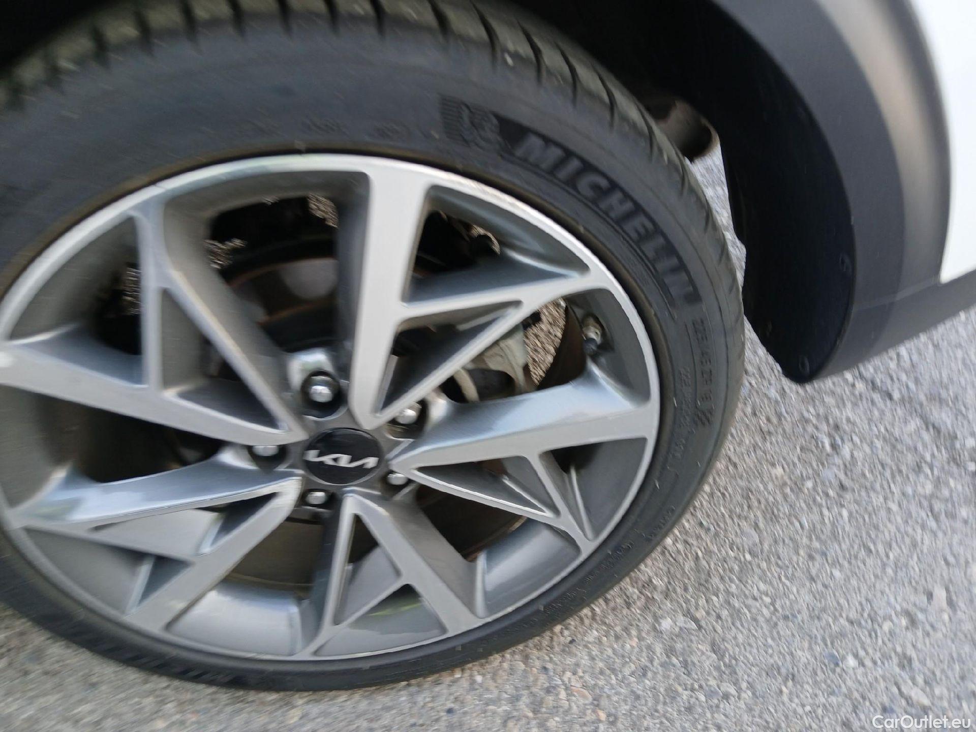  KIA  Niro KIA  1.6 GDi HEV 141 CV Emotion #25