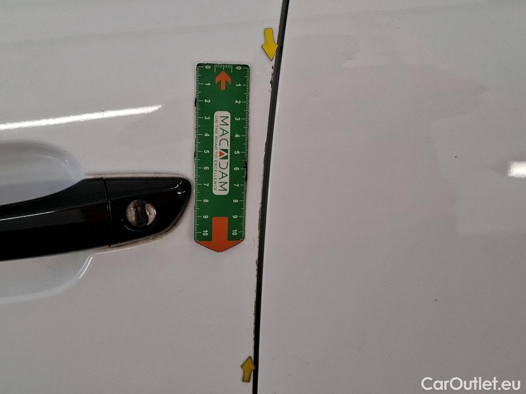  Citroen  C4  Berline Feel 1.5 BlueHDI 130CV BVA8 E6d #34
